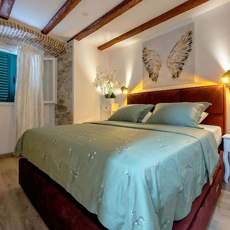 Апартаменты Bernard Deluxe Renovated Peaceful Old Town Gem Сплит Экстерьер фото