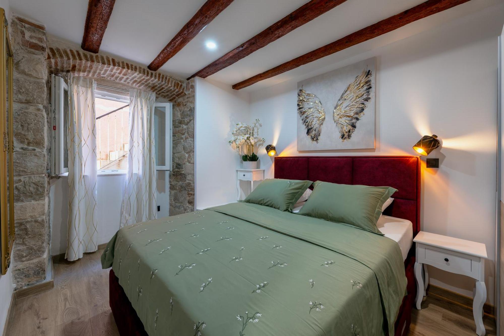 Апартаменты Bernard Deluxe Renovated Peaceful Old Town Gem Сплит Экстерьер фото